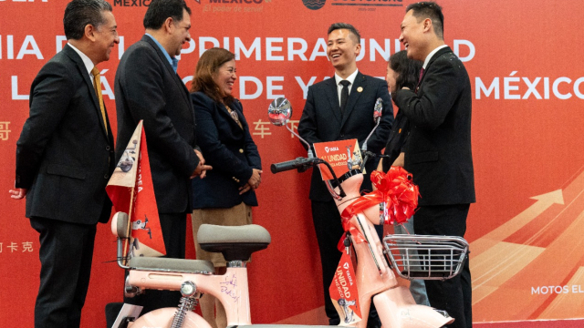 Yaeda celebró la salida de su primer vehículo eléctrico de dos ruedas