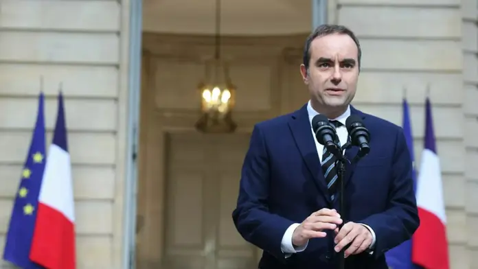 Dimisión exprés de Lecornu agudiza la crisis política en Francia