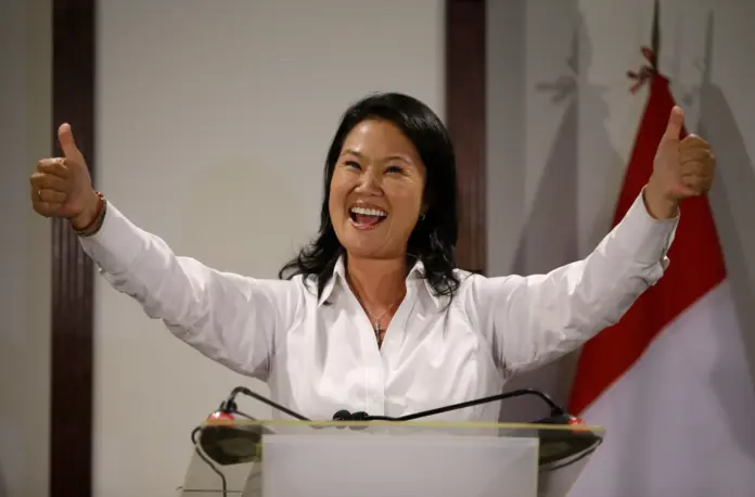 Keiko Fujimori anuncia su cuarta candidatura presidencial para 2026 en Perú, reavivando el debate sobre el legado fujimorista y la crisis política crónica del país.